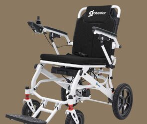 Aotedor Ultra Lightweight Electric Wheelchair